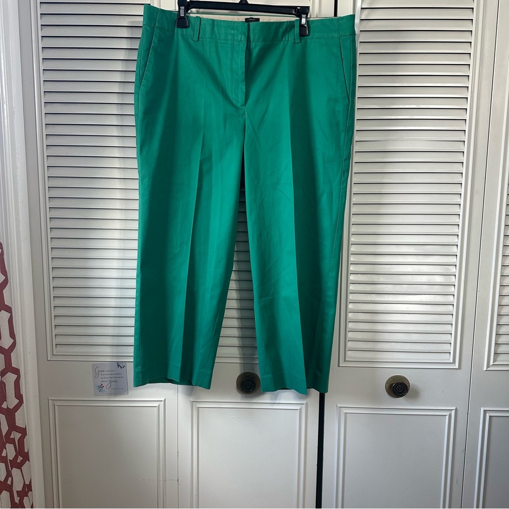 TALBOTS Chelsea Women’s Capri Green Pants Sz16